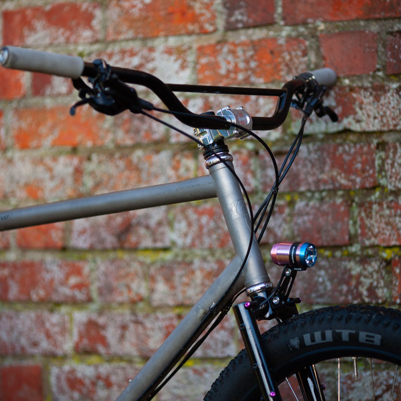 Cintre Stridsland Anchor Bar - Black