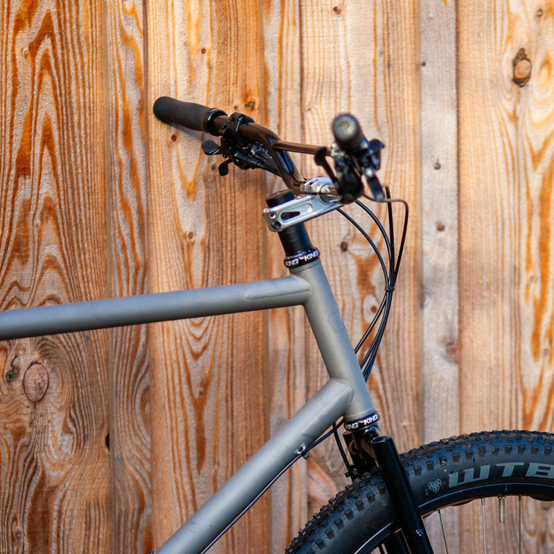 Cintre Stridsland Anchor Bar - Black