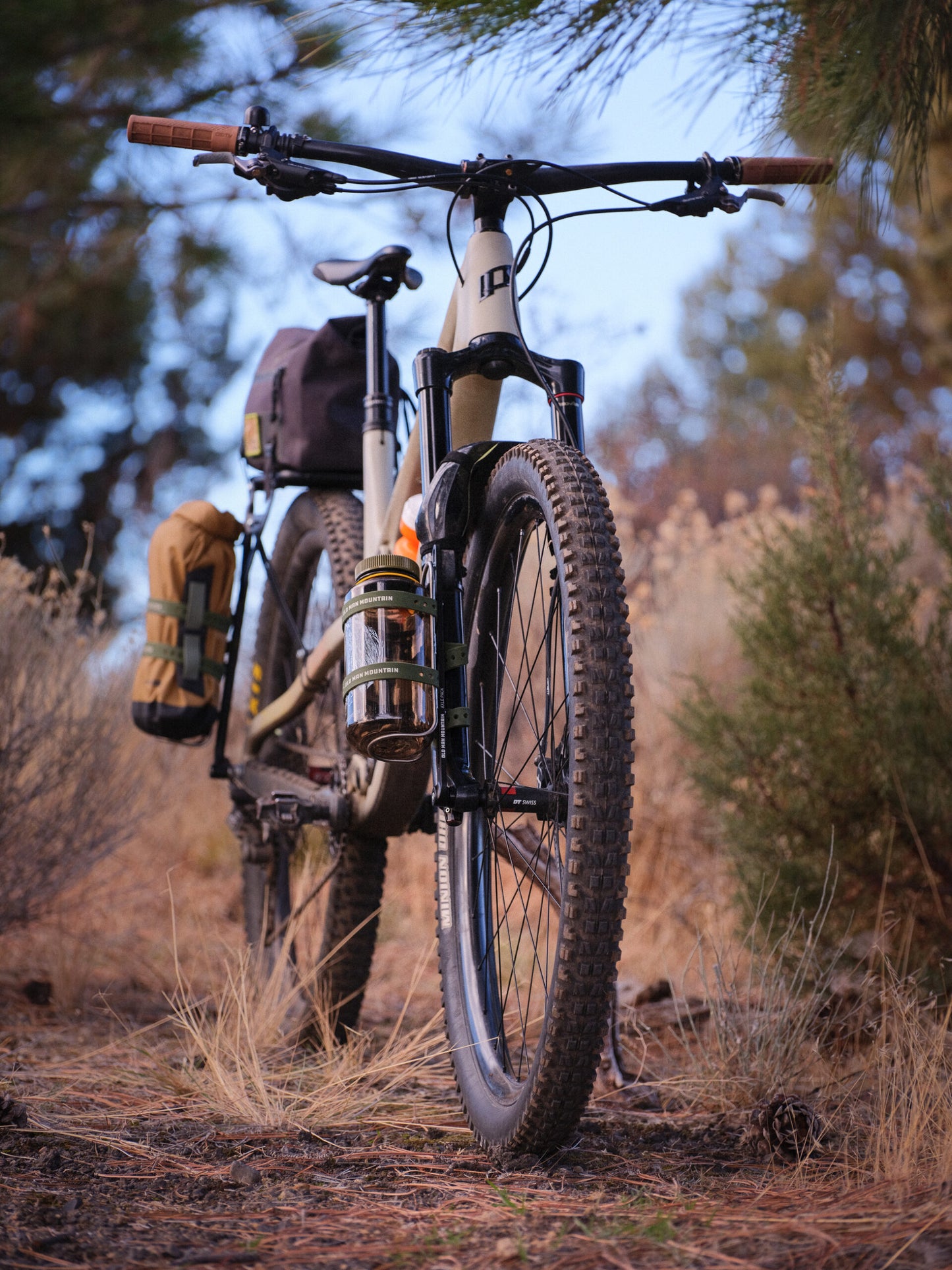 Porte bagages Old Man Moutain Axle Pack