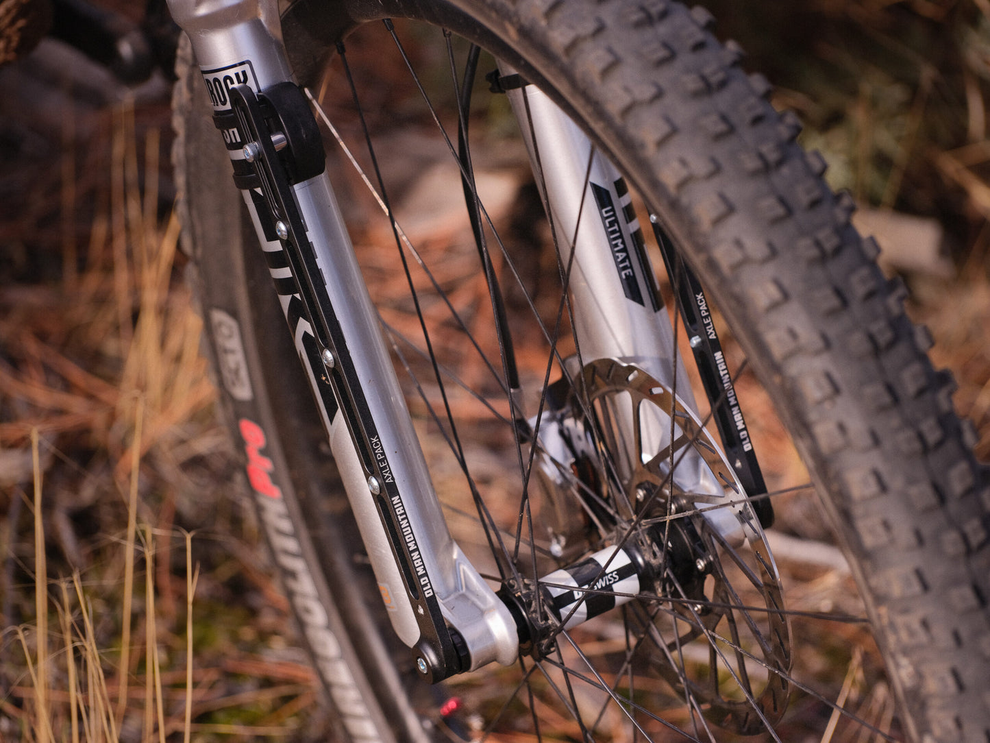Porte bagages Old Man Moutain Axle Pack