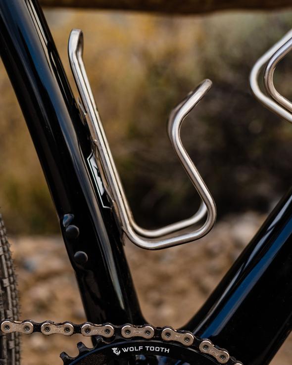 Porte bidon Wolf Tooth Morse Cage Titanium