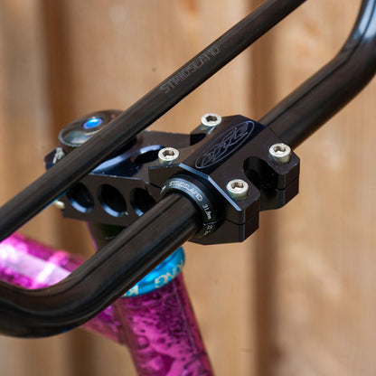 Cintre Stridsland Anchor Bar - Black
