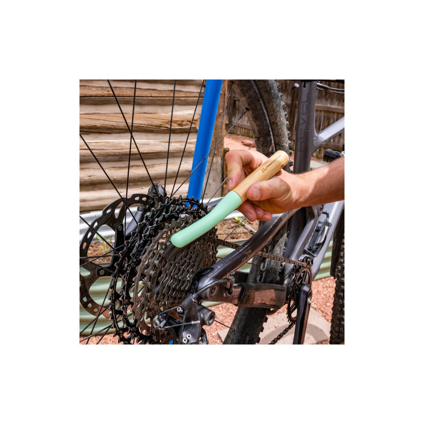 Brosse nettoyage vélo en bamboo mountainFLOW - transmission