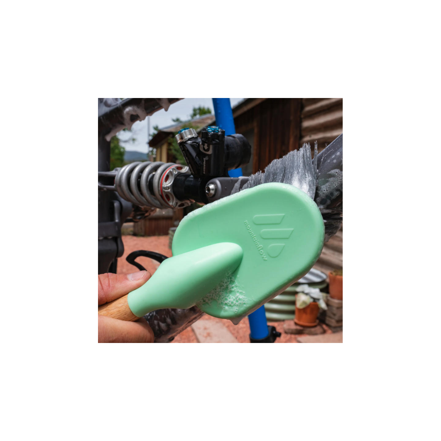 Kit de deux brosses nettoyage vélo en bamboo mountainFLOW - cadre et transmission