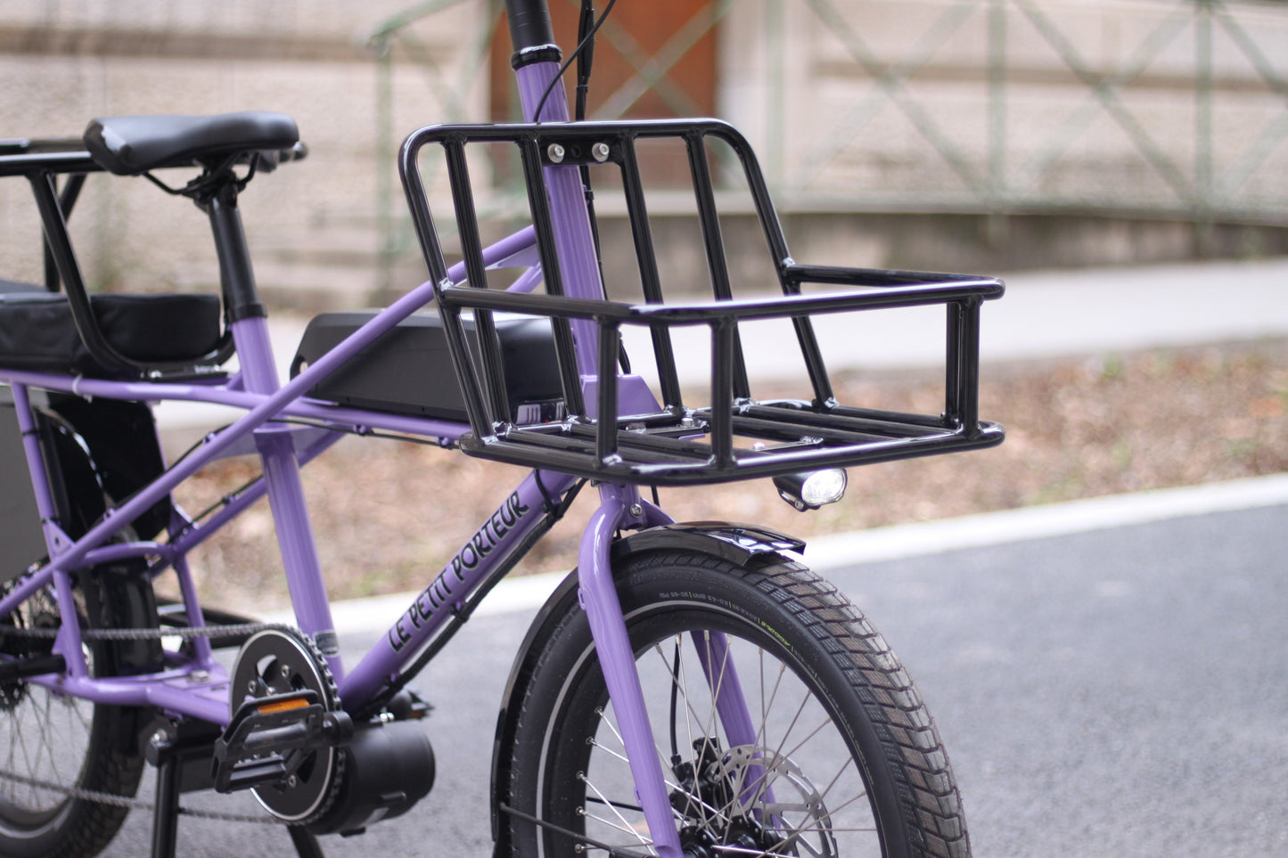 Demo Bike - Vélo cargo à assistance électrique Le Petit Porteur E-Longtail - Lilas