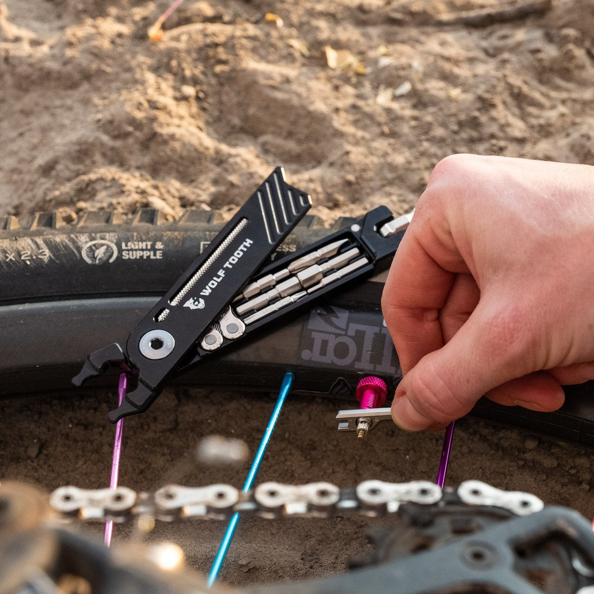 Multitool Wolf Tooth 8-Bit Pack Pliers Ultra-light